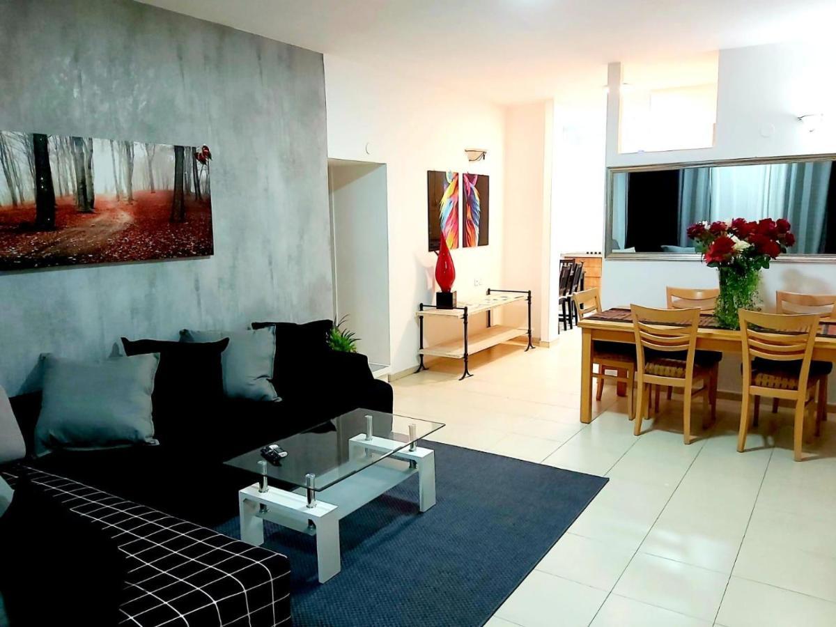 Two Bedroom Apartment 3 Minutes From The Beach Tel Aviv Ngoại thất bức ảnh